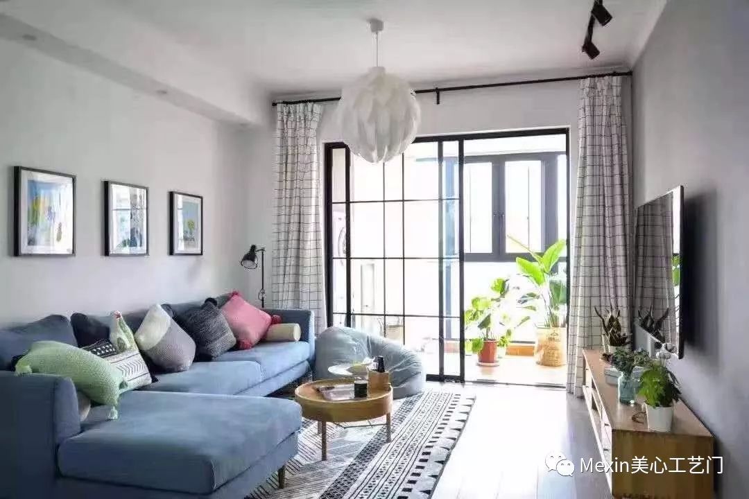 黑框玻璃门,让人一秒种草的家装界新网红。 黑框玻璃门,让人一秒种草的家装界新网红。